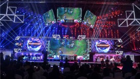 选手日常：S15英雄联盟总决赛期间海外选手最爱吃的中国菜。